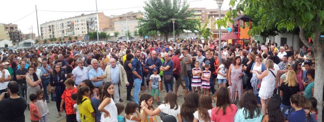 Concentració en solidaritat amb la comunitat educativa de l'escola Gaspar de Portolà de Balaguer: FOTO Ràdio Balaguer